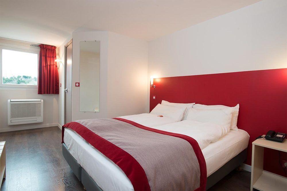 Hotel L'Amandier Nanterre Exteriör bild