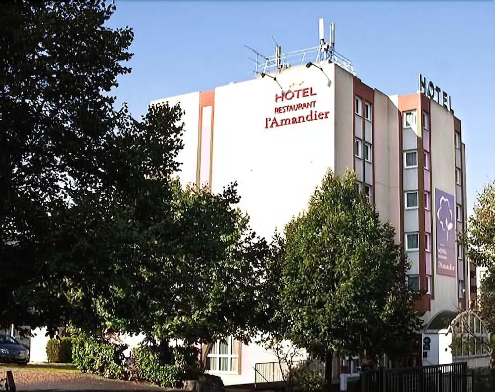 Hotel L'Amandier Nanterre Exteriör bild